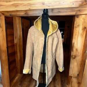 Learsi Sueded Leather Sherpa Linning
Trench Coat